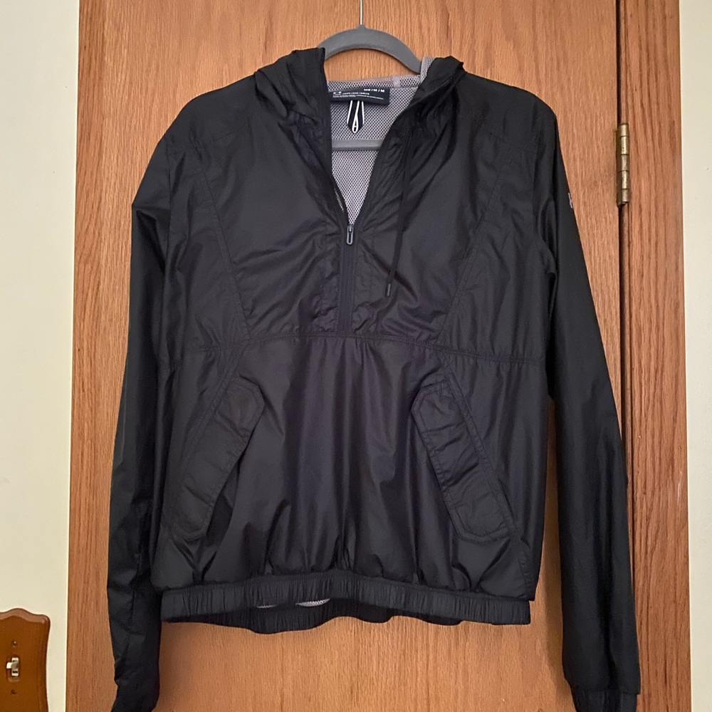Under Amor Thin Jacket